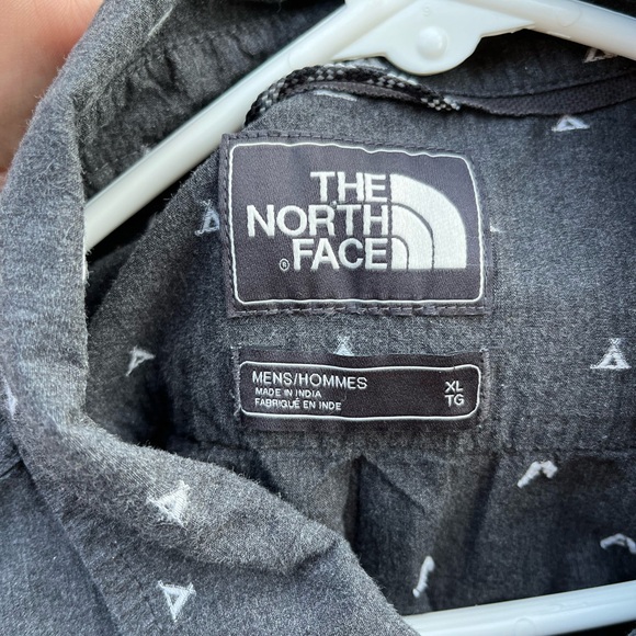 The North Face Men’s 100% Cotton Short Sleeve Button Down Shirt XL Camping Black - Picture 3 of 8
